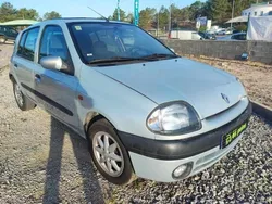 Cinzento Usado 1999 Renault Clio II | € 4.850