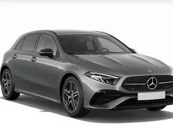 Cinza Usado 2023 Mercedes A200 Advanced Plus Sedan | € 44.500 (Preço elevado)
