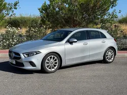 Cinza Usado 2019 Mercedes A200 Progressive | € 25.980