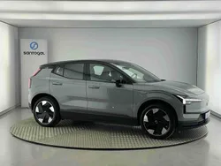 Cinzento Usado 2024 Volvo EX30 Plus SUV | € 38.490 (Preço justo)