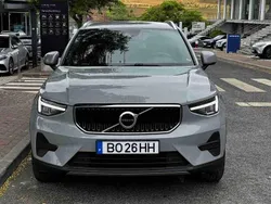 Cinzento Usado 2024 Volvo XC40 SUV | € 35.490 (Preço justo)