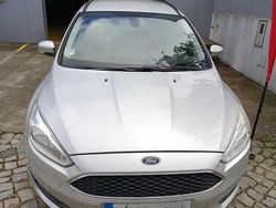Cinzento Usado 2015 Ford Focus Sedan | € 5.780 (Super Preço)