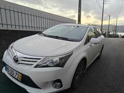 Usado 2014 Toyota Avensis Luxury Carrinha | € 9.000 (Preço justo)