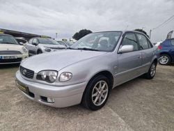 Cinzento Usado 2001 Toyota Corolla Citadino | € 3.500