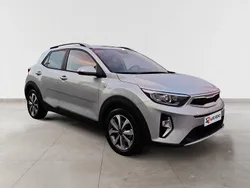 Cinzento Usado 2023 Kia Stonic SUV | € 18.090 (Preço elevado)
