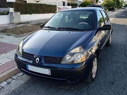 Usado 2003 Renault Clio II Sedan | € 2.900 (Bom preço)