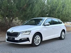 Branco Usado 2023 Skoda Scala Style Citadino | € 15.500 (Preço justo)