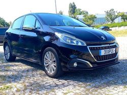 Usado 2019 Peugeot 208 Signature Sky Citadino | € 9.800 (Bom preço)