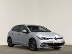 Cinzento Usado 2023 VW Golf VIII Life | € 22.490 (Preço justo)