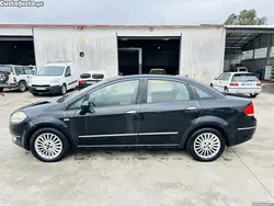Preto Usado 2008 Fiat Linea Sedan | € 3.200 (Preço justo)