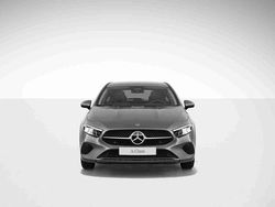 Cinzento Novo 2025 Mercedes A200 Citadino | € 39.900