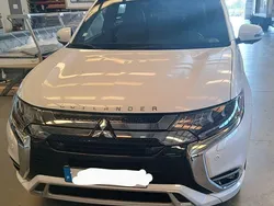 Usado 2018 Mitsubishi Outlander P-HEV Sedan | € 19.500