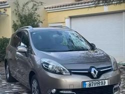 Dourado Usado 2015 Renault Grand Scénic III Monovolume | € 14.500 (Caro)
