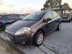 Cinza Usado 2010 Fiat Grande Punto Citadino | € 5.950 (Preço justo)