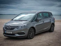 Cinzento Usado 2019 Opel Zafira Life Van | € 15.500