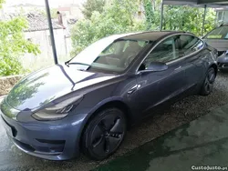 Cinza Usado 2020 Tesla Model 3 Standard Range Plus Sedan | € 26.250 (Preço elevado)