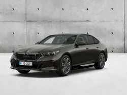 Cinza sophisto metalizada brilhante Usado 2024 BMW i5 Comfort Edition Sedan | € 93.352