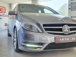 Cinza Usado 2011 Mercedes B200 Monovolume | € 13.500