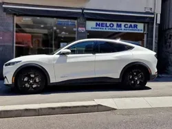 Branco Usado 2021 Ford Mustang Mach-E SUV | € 42.500
