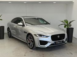 Cinza Usado 2020 Jaguar XE R-Dynamic Sedan | € 39.990
