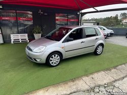 Cinza Usado 2004 Ford Fiesta | € 6.450