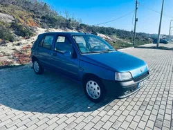 Azul Usado 1993 Renault Clio Citadino | € 900