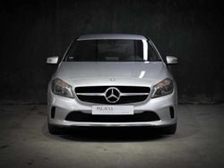 Cinzento Usado 2016 Mercedes A180 Citadino | € 17.900 (Preço elevado)