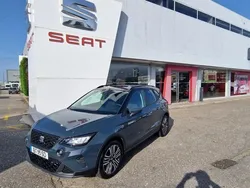 Azul Novo 2025 Seat Arona Style SUV | € 24.750 (Preço elevado)