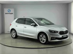 Cinzento Usado 2025 Skoda Fabia Citadino | € 19.990 (Preço elevado)