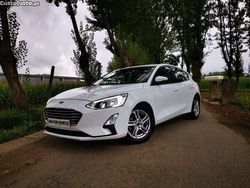 Branco Usado 2018 Ford Focus Vignale Citadino | € 16.900 (Preço elevado)