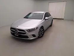 Cinza Usado 2020 Mercedes A180 Business | € 25.990 (Preço justo)