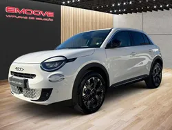 Branco Usado 2025 Fiat 600 La Prima SUV | € 25.980 (Preço justo)