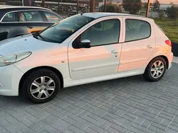 Branco Usado 2012 Peugeot 206 | € 7.250