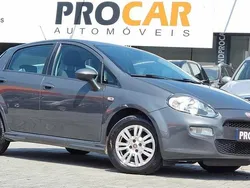 Cinzento Usado 2014 Fiat Punto Citadino | € 6.250 (Preço justo)