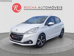 Branco Usado 2016 Peugeot 208 Active Citadino | € 9.990 (Preço justo)