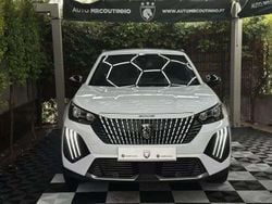 Branco Usado 2024 Peugeot 2008 Allure SUV | € 25.000
