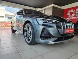 Cinzento Usado 2022 Audi e-tron S-Line SUV | € 42.750 (Bom preço)