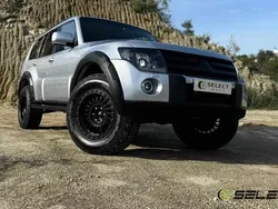 Cinzento Usado 2008 Mitsubishi Pajero SUV | € 28.500