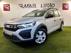 Cinza Usado 2023 Dacia Jogger Essentiel Monovolume | € 16.450 (Preço justo)