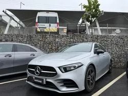 Cinza Usado 2023 Mercedes A180 AMG line Citadino | € 35.990 (Preço justo)