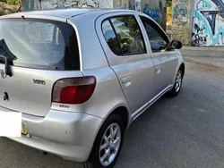 Cinzento Usado 2002 Toyota Yaris Citadino | € 4.000 (Preço elevado)
