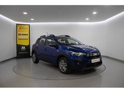 Azul Usado 2023 Dacia Sandero Expression Citadino | € 17.030 (Preço justo)
