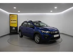 Azul Usado 2023 Dacia Sandero Expression Citadino | € 17.280 (Preço justo)
