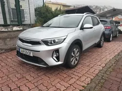 Cinza prata Usado 2022 Kia Stonic SUV | € 17.450 (Preço elevado)