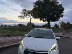 Usado 2016 Peugeot 208 Active Citadino | € 9.490 (Bom preço)