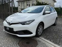Branco Usado 2015 Toyota Auris Active | € 9.950 (Preço justo)