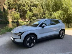 Usado 2024 Volvo EX30 Core SUV | € 32.900 (Super Preço)