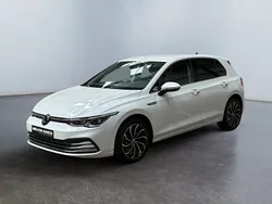 Branco Usado 2024 VW Golf VIII Style | € 31.900 (Preço justo)