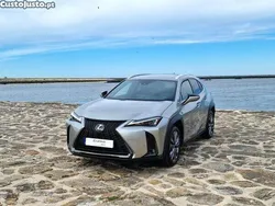 Cinza Usado 2024 Lexus UX 250h Sport Line SUV | € 48.000
