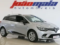 Cinza Usado 2021 Renault Clio V LIMITED Carrinha | € 14.900 (Preço justo)